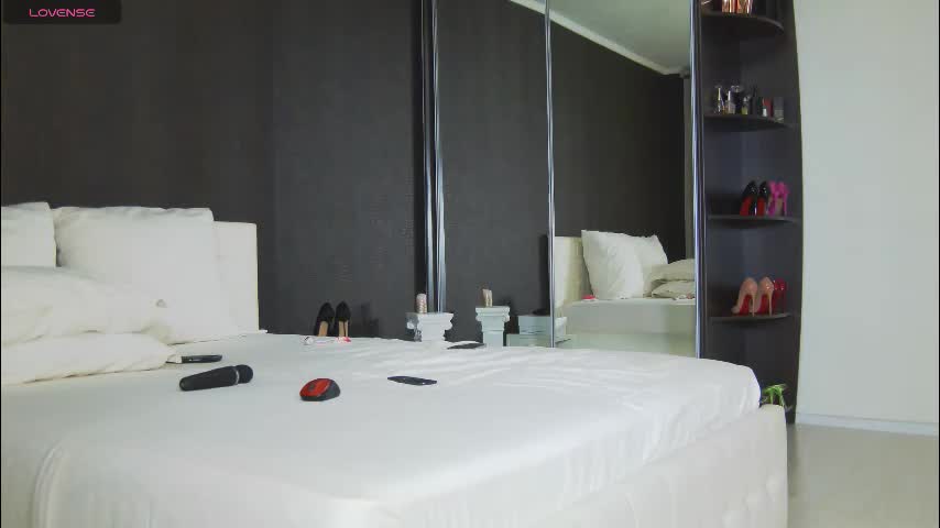 hefner_girl Live Sex December 13, 2025