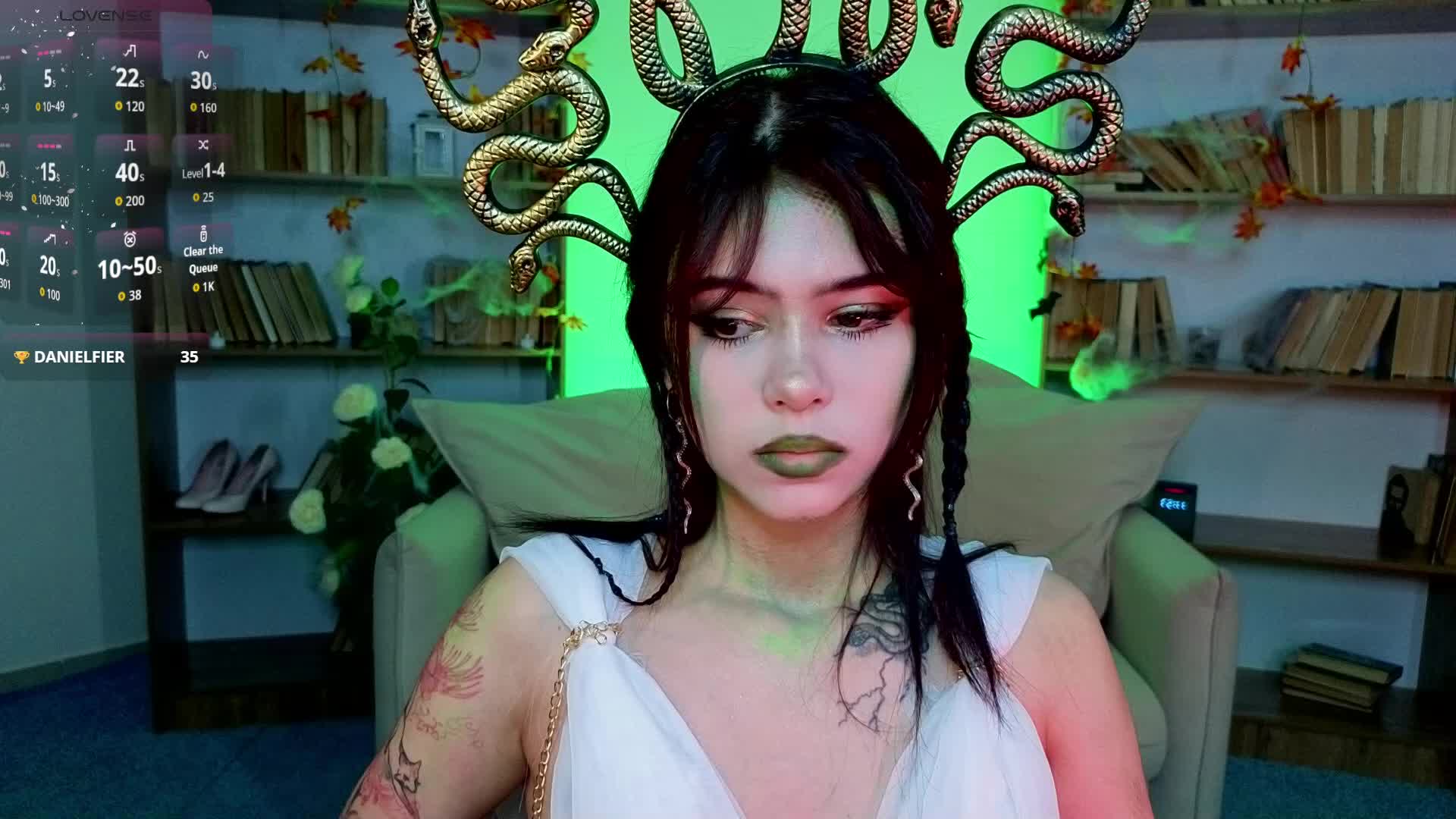 CoralineJones Live Sex December 17, 2025