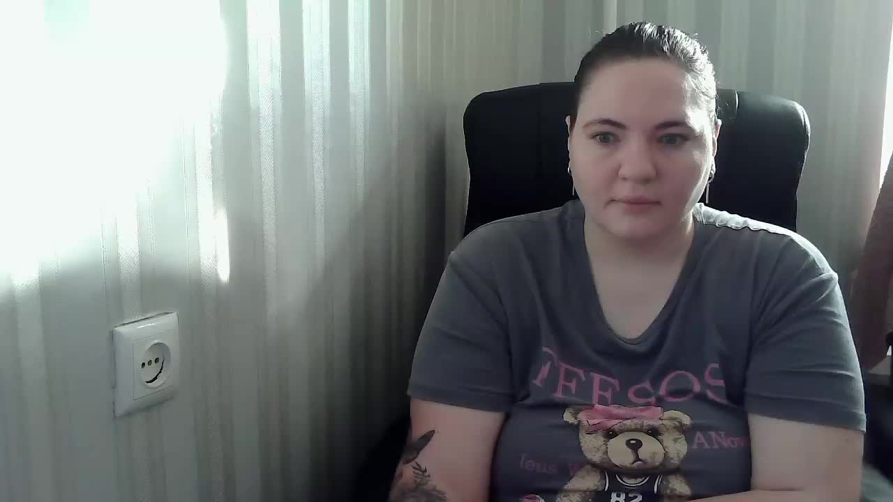 XLisaBlueX Live Sex December 15, 2025