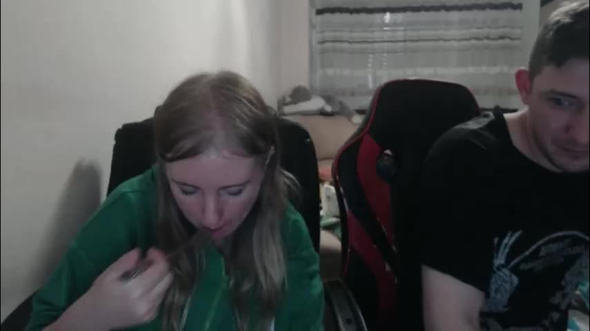 jenisandpeter Live Sex December 18, 2025