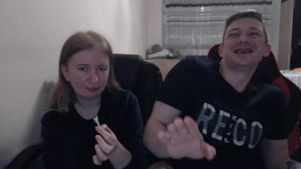 jenisandpeter Live Sex December 18, 2025