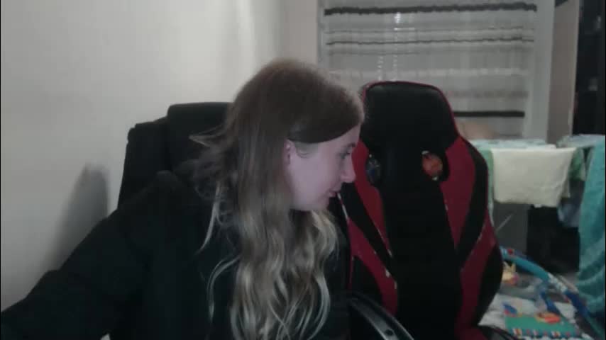 jenisandpeter Live Sex December 18, 2025