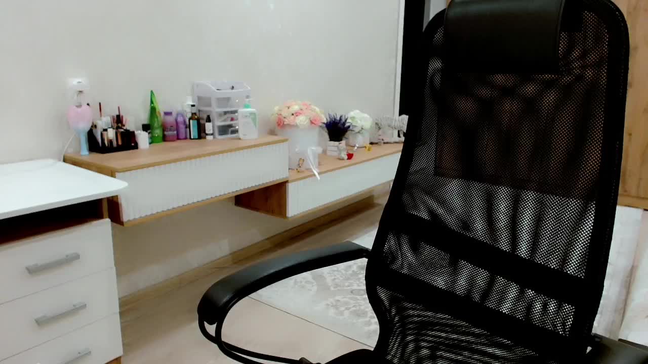 JuicyGloss Live Sex December 13, 2025