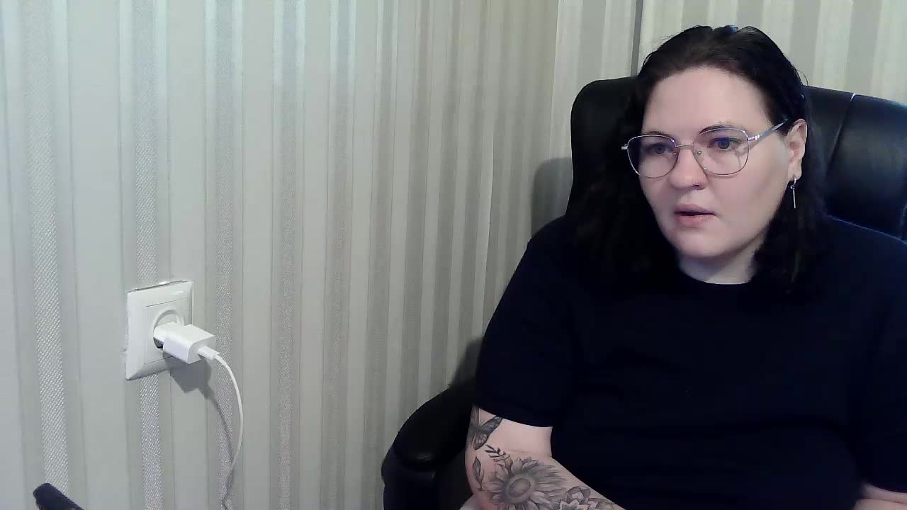 XLisaBlueX Live Sex December 15, 2025