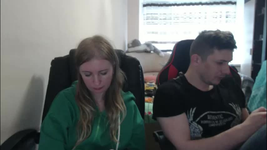 jenisandpeter Live Sex December 18, 2025