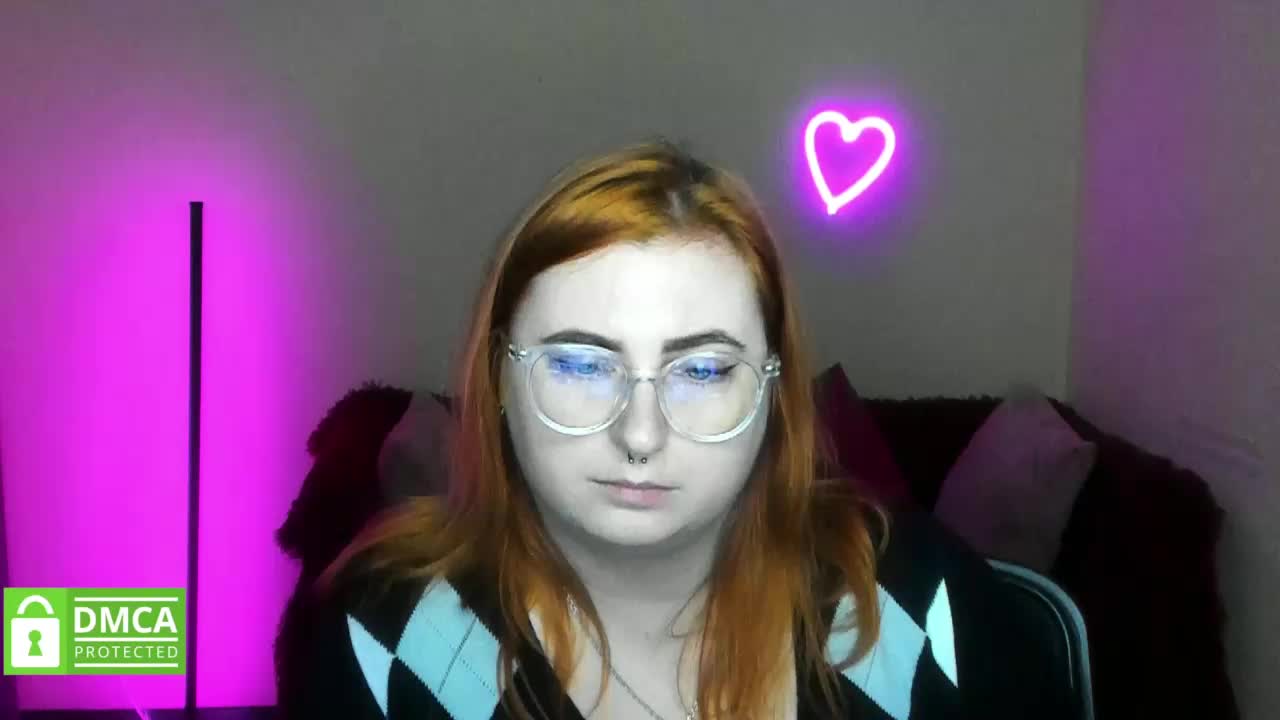 Aliciaredluv Live Sex December 17, 2025