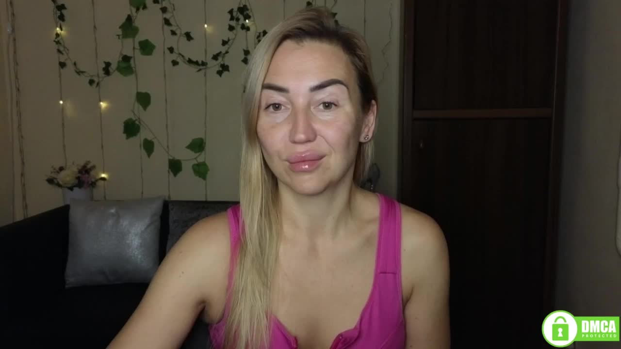 Jullyblondkiss Live Sex December 14, 2025