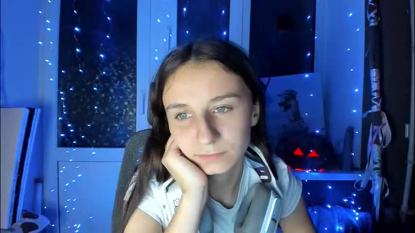 _nika_kik Live Sex December 14, 2025