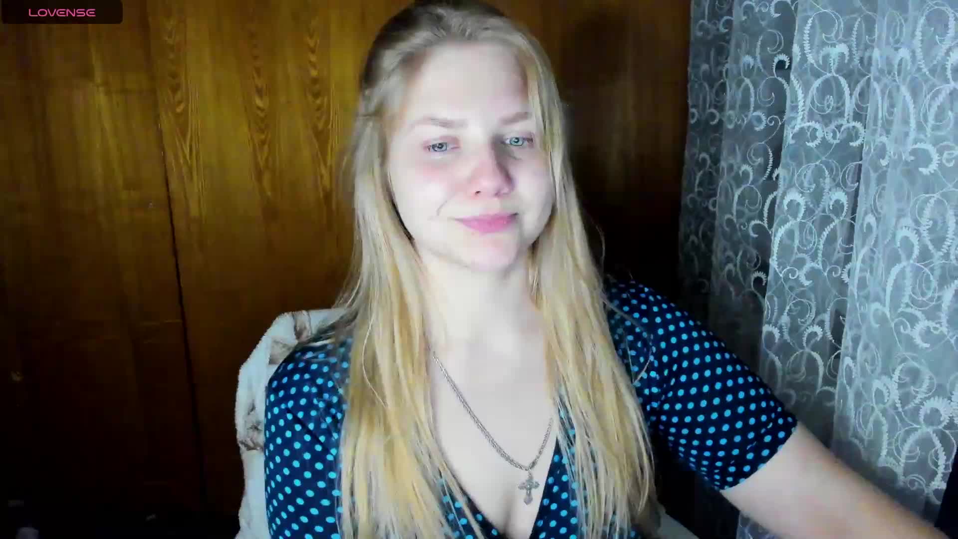 Emma-Frizea Live Sex December 17, 2025