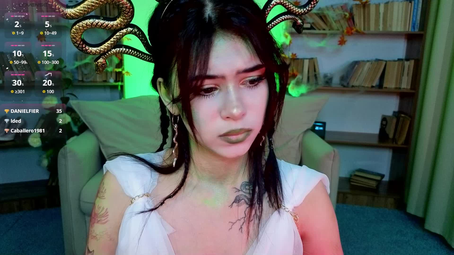 CoralineJones Live Sex December 17, 2025