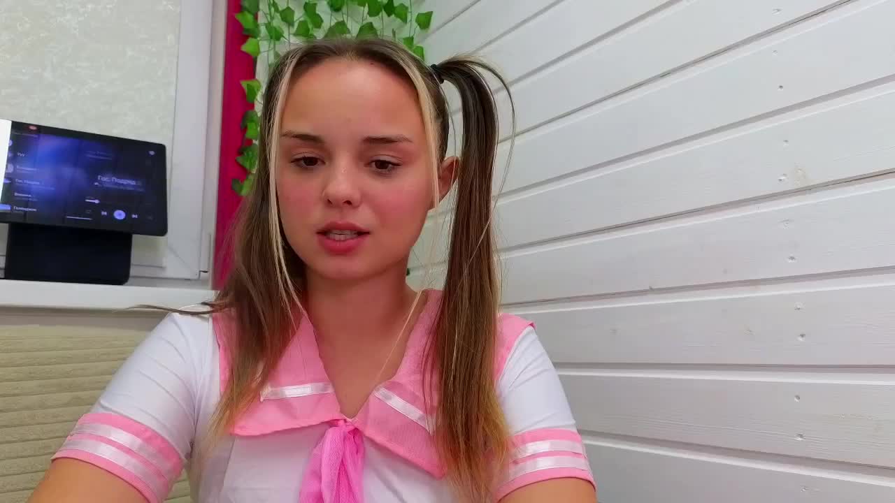 misss-vikki Live Sex December 13, 2025