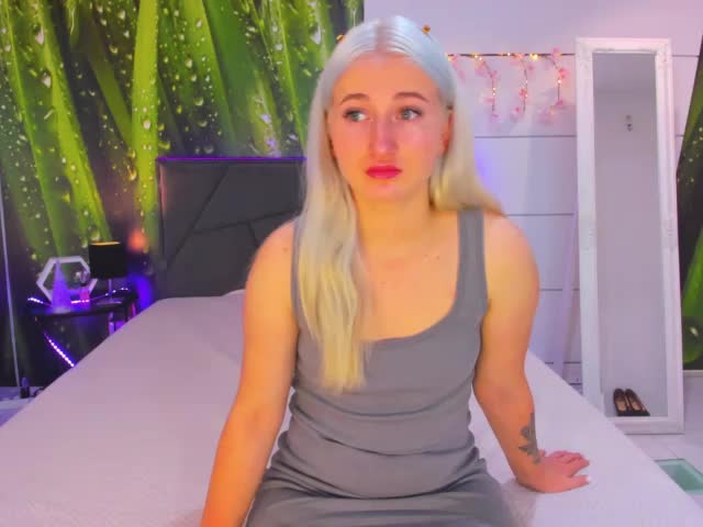 HollyTaillor Live Sex December 14, 2025