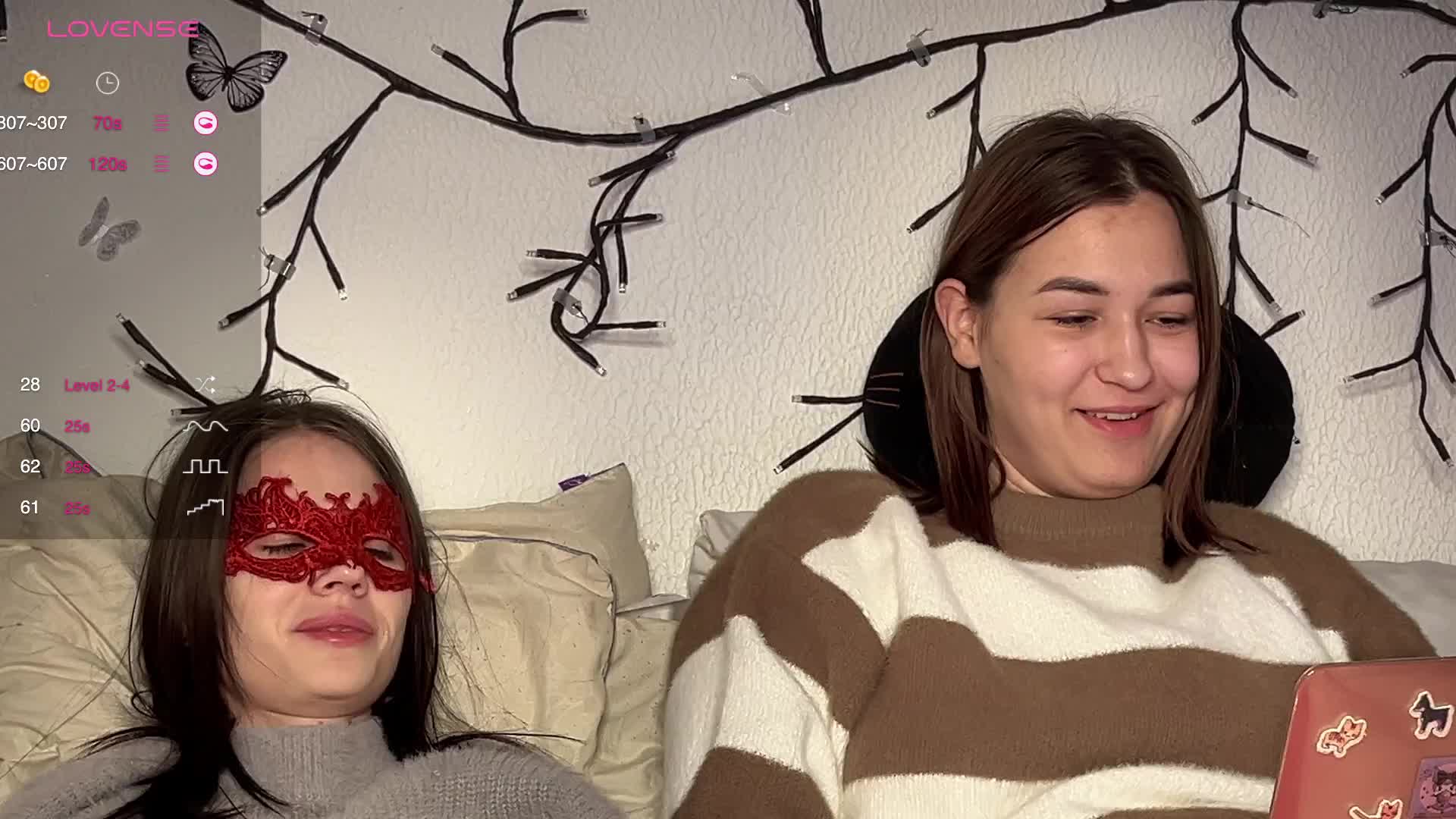 ZoyaVikki Live Sex December 12, 2025