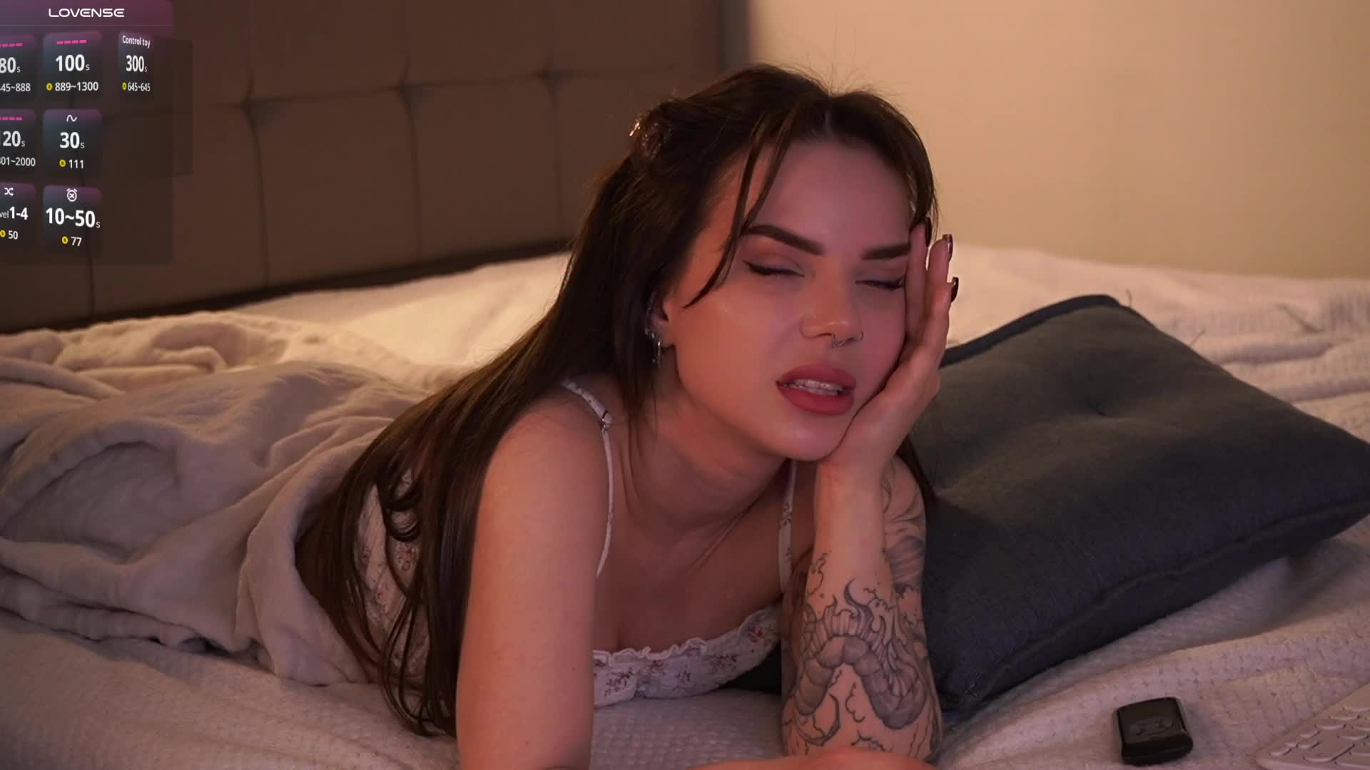 MiniNika Live Sex December 14, 2025