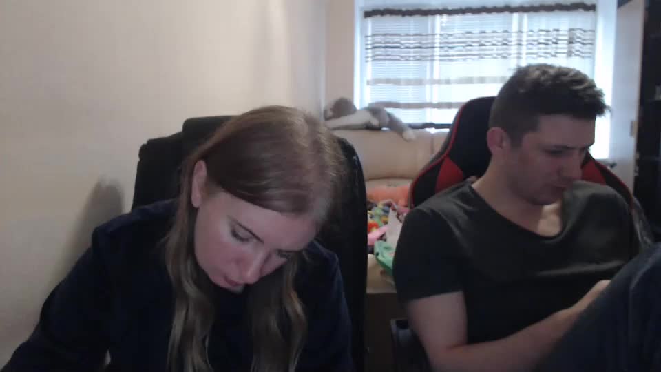 jenisandpeter Live Sex December 17, 2025