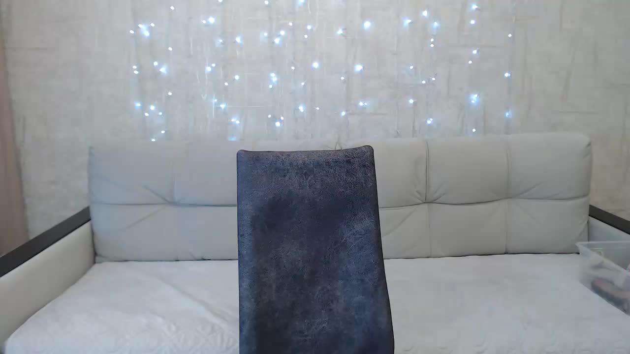 JenniferTheChic Live Sex December 17, 2025