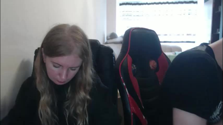 jenisandpeter Live Sex December 18, 2025