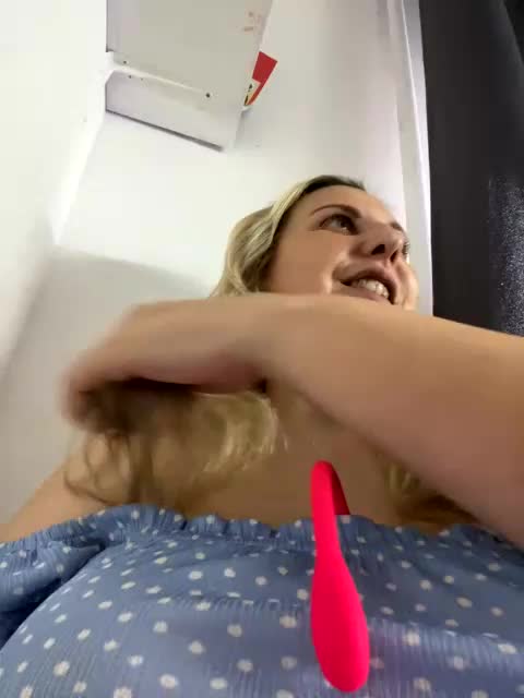 Roksi-8 Live Sex December 13, 2025