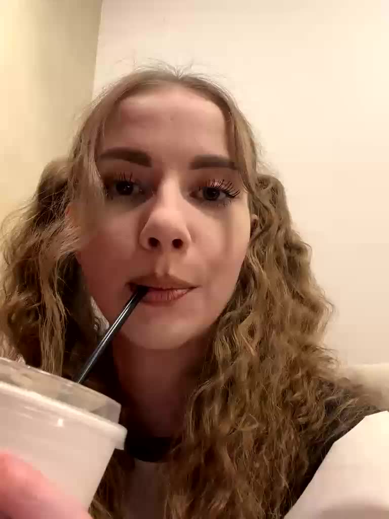 VikkiExtraCheese Live Sex December 17, 2025