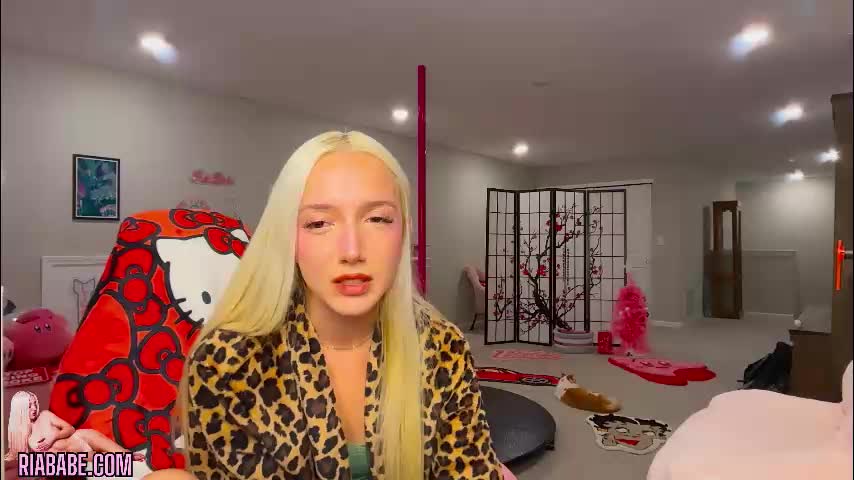 riababe Live Sex 2025.10.29