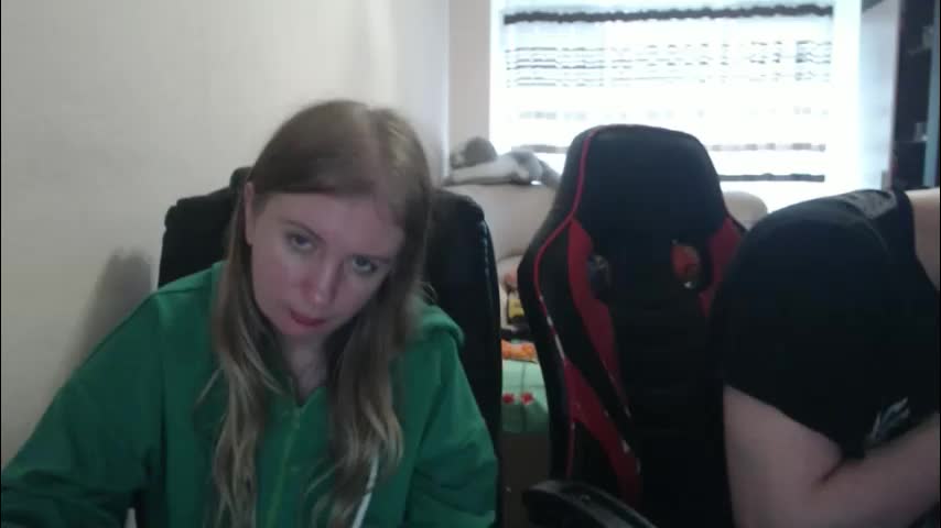 jenisandpeter Live Sex December 18, 2025