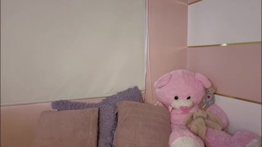 charlote__miller Live Sex December 13, 2025