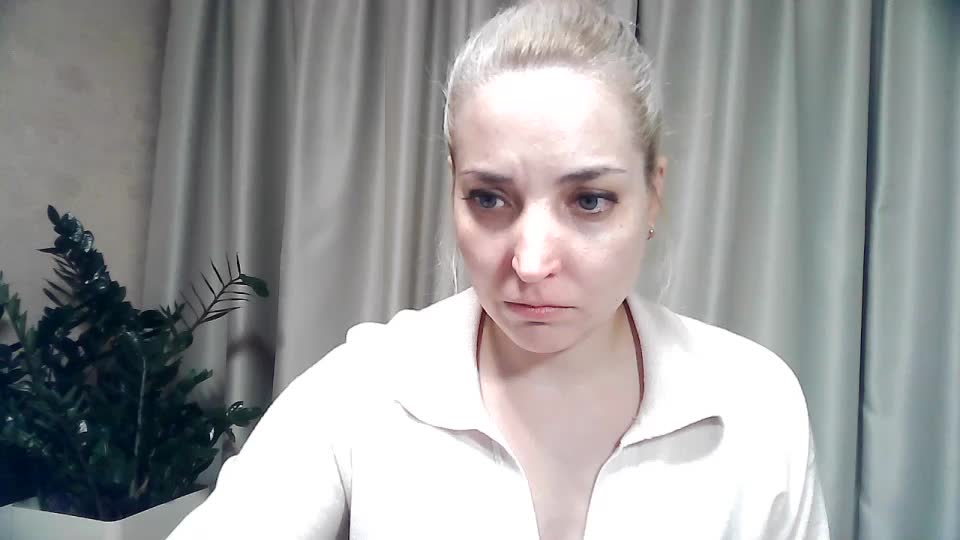 mariska-kiska Live Sex December 14, 2025