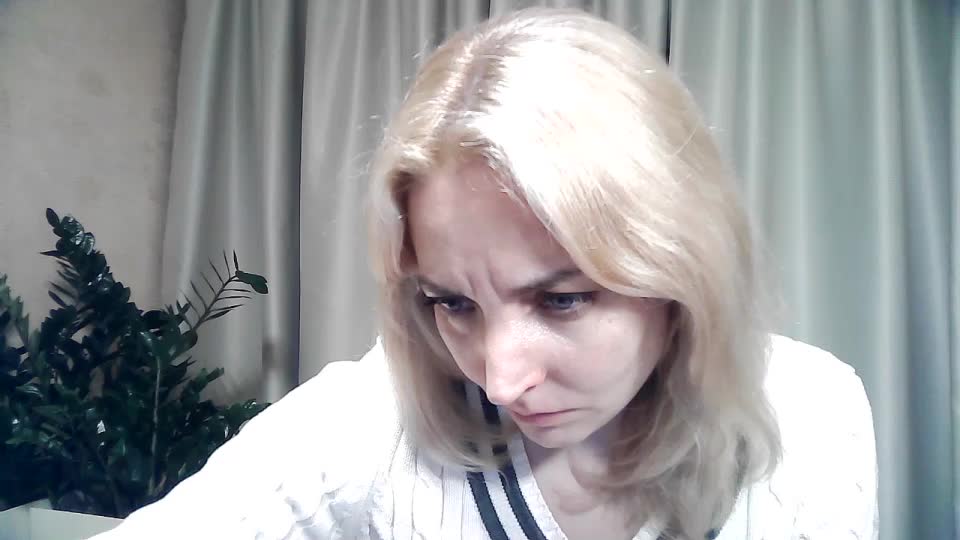 mariska-kiska Live Sex December 14, 2025