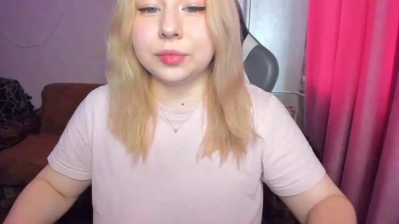 MilkaFoxy Live Sex December 13, 2025