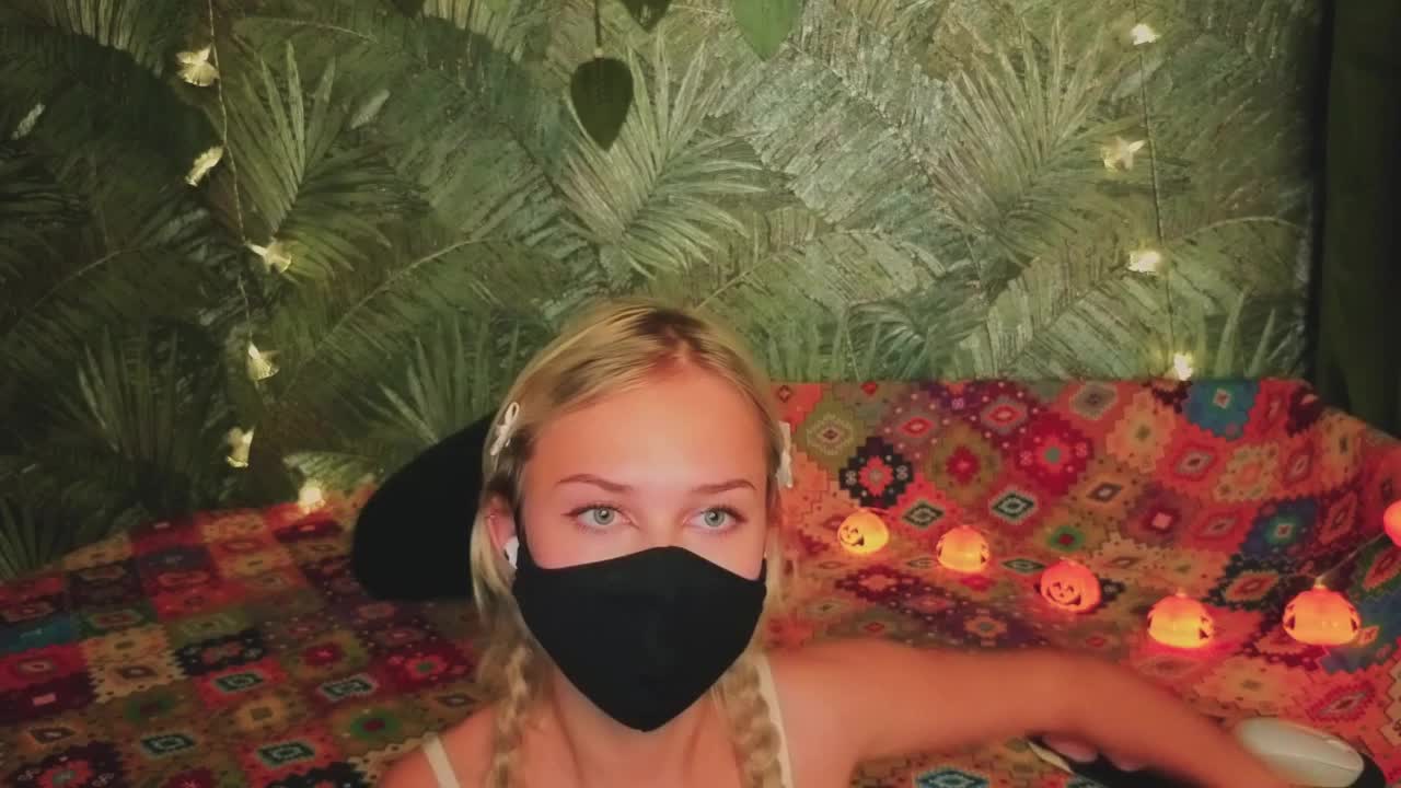 Meeeeow Live Sex October 30, 2025