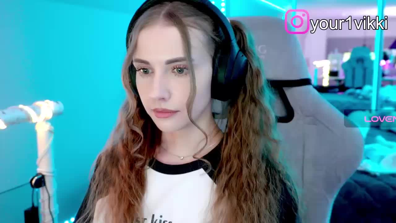 VikkiExtraCheese Live Sex December 17, 2025