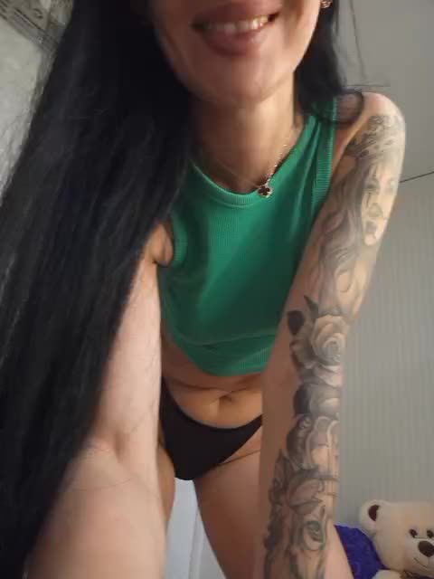 Black_chick Live Sex December 17, 2025