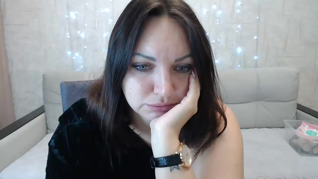 JenniferTheChic Live Sex December 17, 2025