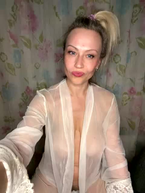 Milfa_hot Live Sex December 14, 2025