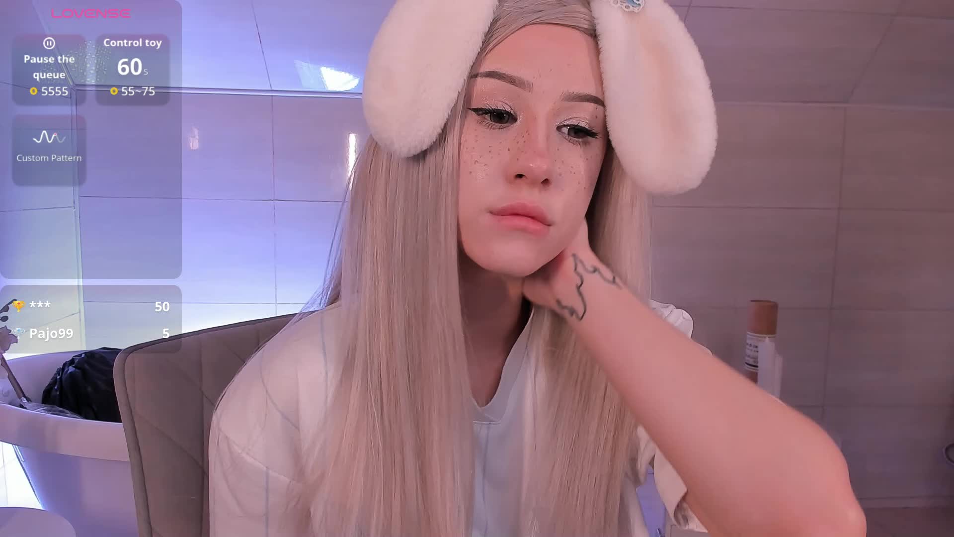 Necucubi Live Sex December 17, 2025