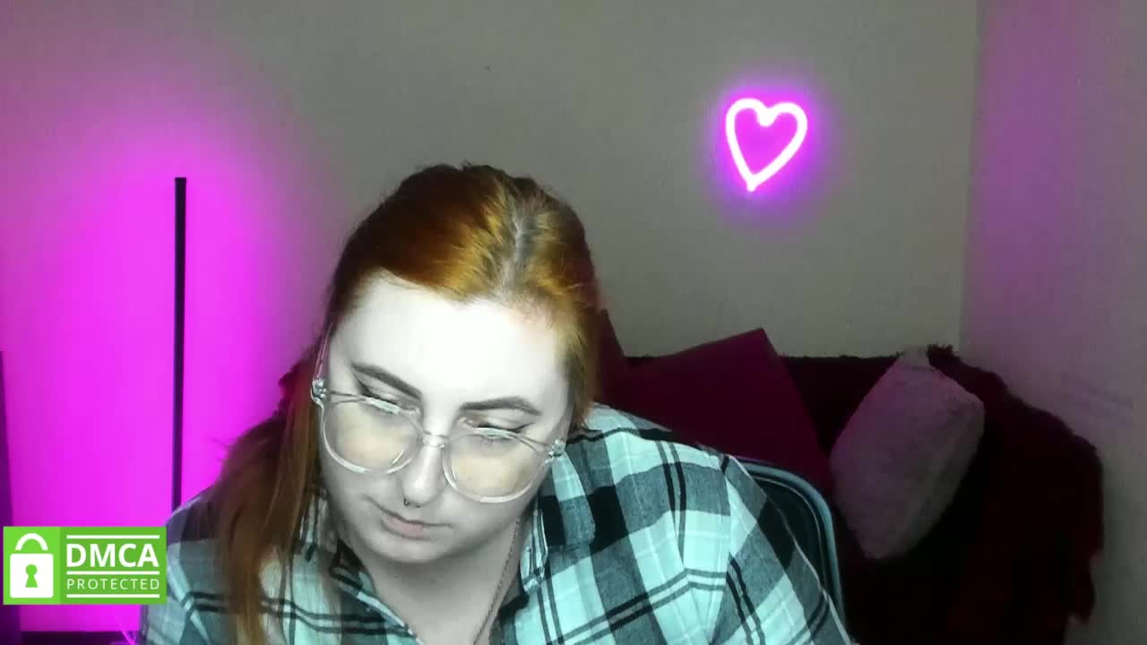 Aliciaredluv Live Sex December 17, 2025