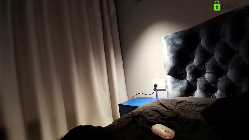 hollyextra Live Sex December 17, 2025