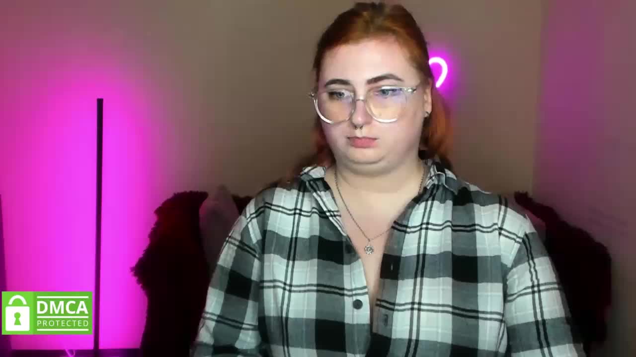 Aliciaredluv Live Sex December 17, 2025
