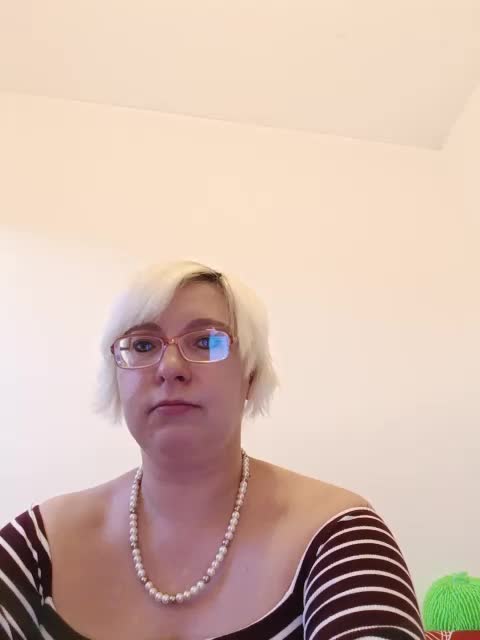 Vika211 Live Sex December 17, 2025