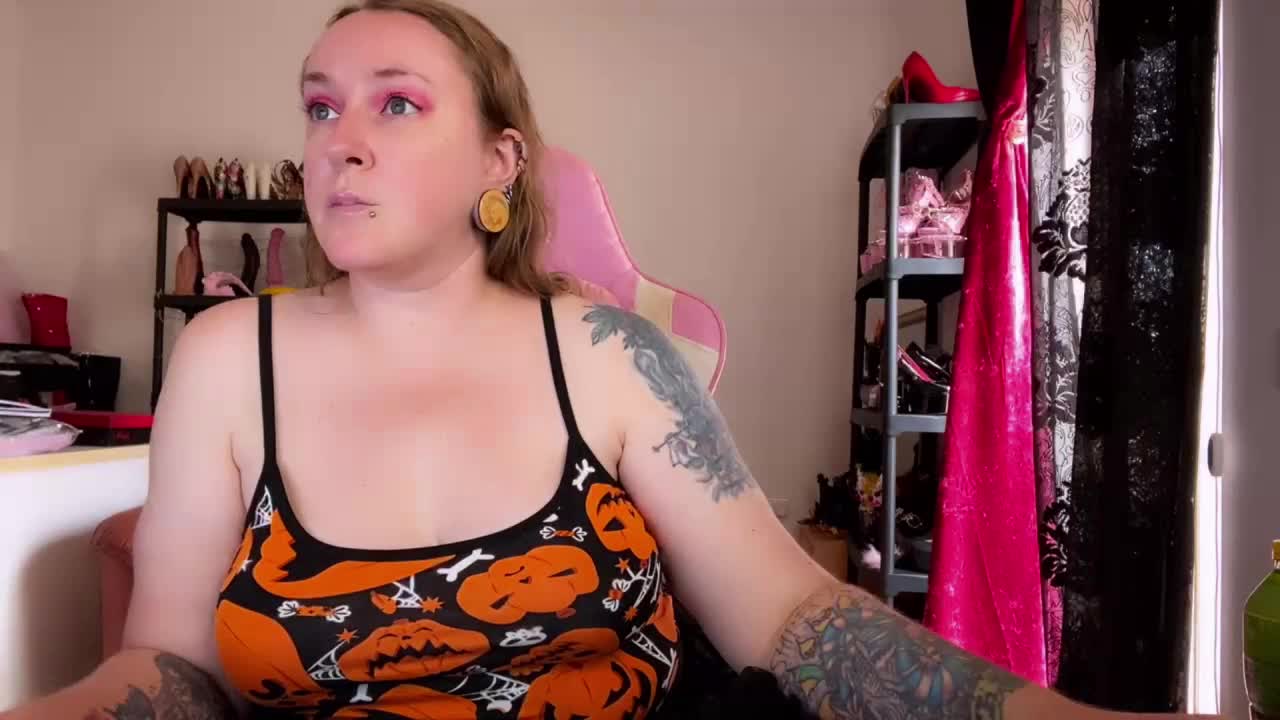 NylonQueen Live Sex December 14, 2025