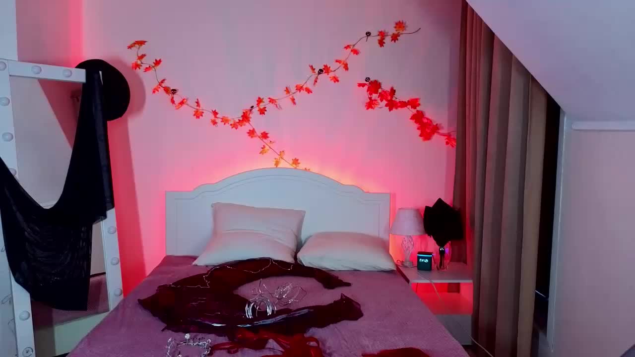 CoralineJones Live Sex December 17, 2025