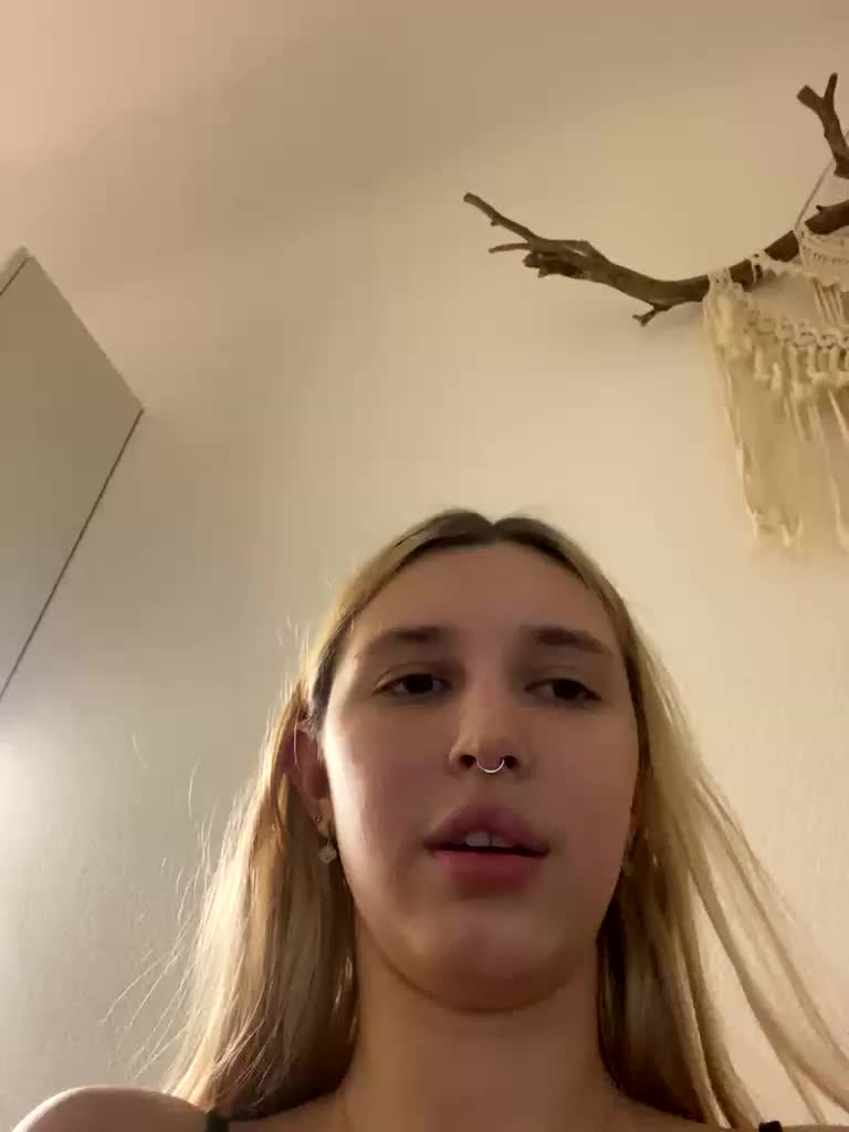 lina_wap Live Sex December 19, 2025