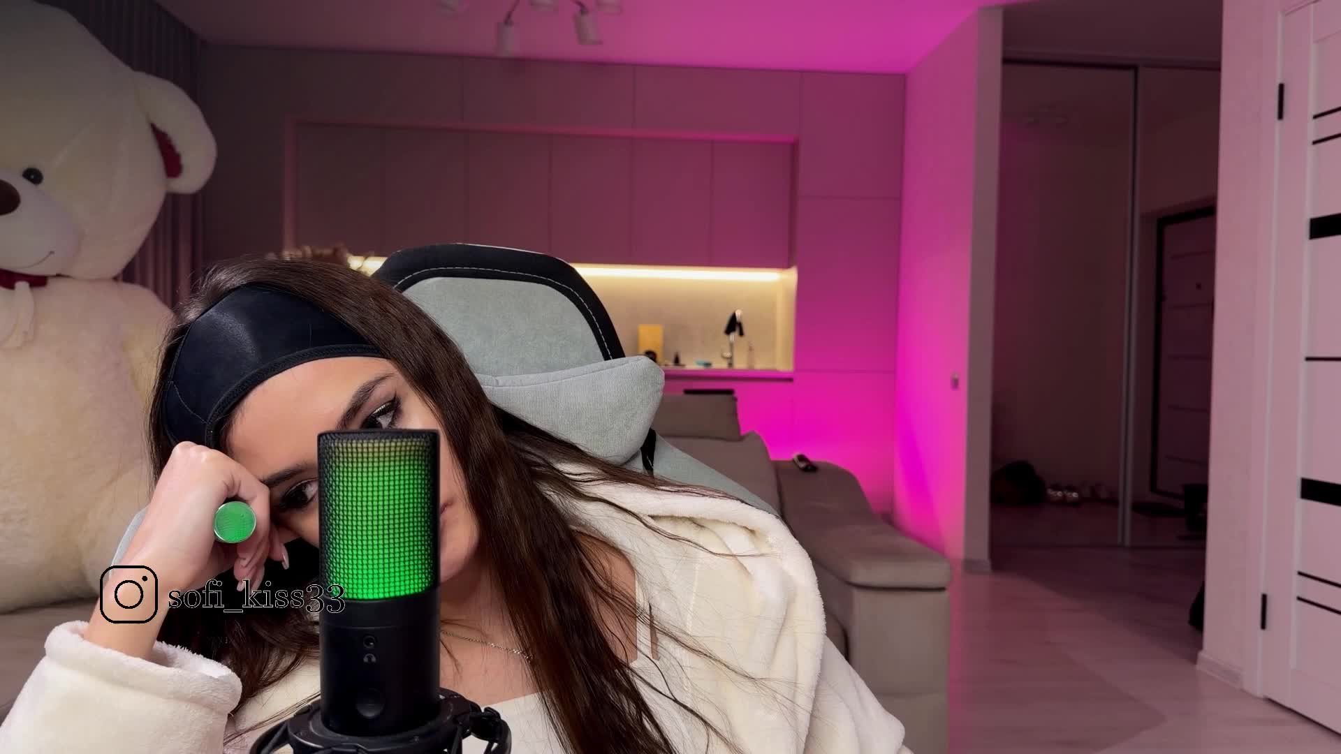 Sofi-Mi Live Sex December 17, 2025