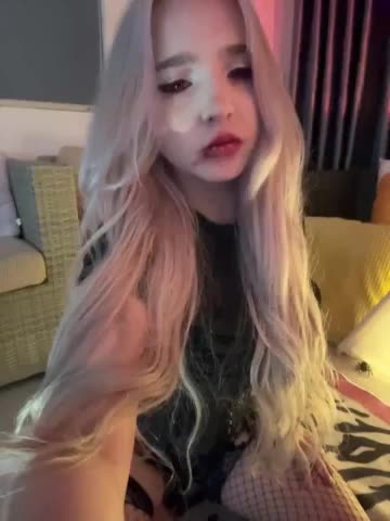 LittleDelora Live Sex December 13, 2025