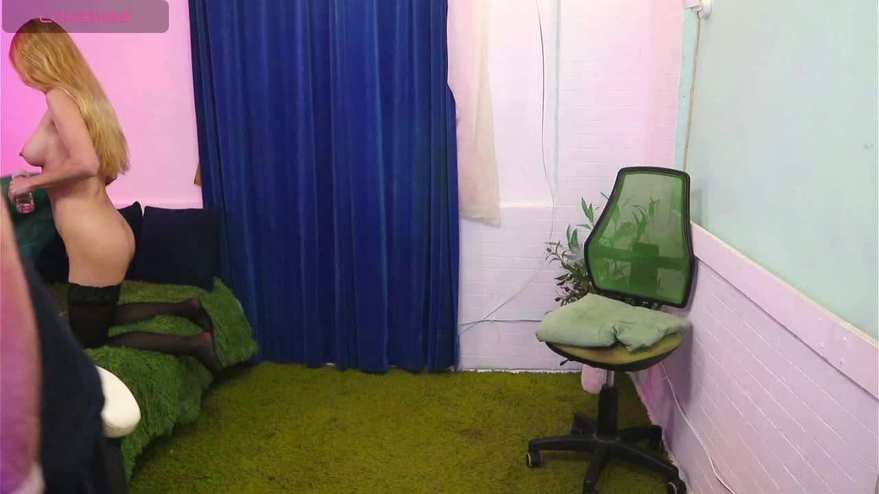 AlisaAleks Live Sex December 19, 2025