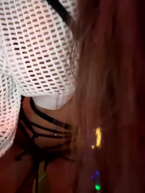 VIP17CoupleDream Live Sex December 14, 2025