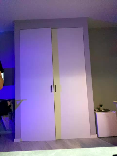 Room_of_love Live Sex December 14, 2025