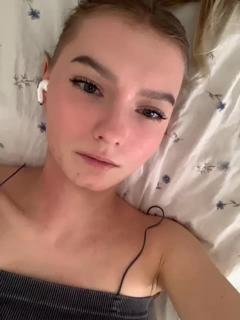 -Nezukoo- Live Sex December 17, 2025