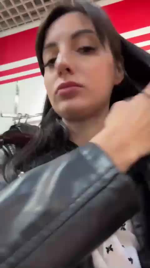 Valeria--sweet Live Sex December 13, 2025