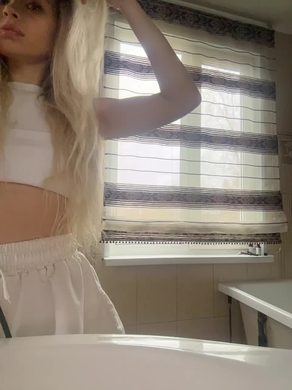 -Riviera- Live Sex December 17, 2025